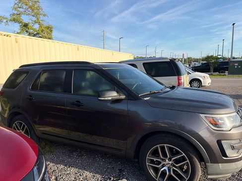 Used 2017 Ford Explorer Sport w/ Equipment Group 401A image 6