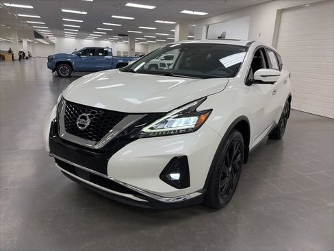 Used 2022 Nissan Murano SL w/ SL Moonroof Package FWD image 3