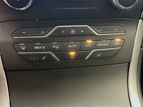 Used 2020 Ford Edge SEL w/ Convenience Package AWD/4WD image 24