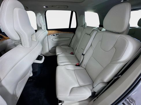 Used 2021 Volvo XC90 T6 Momentum w/ Protection Package Premier image 24