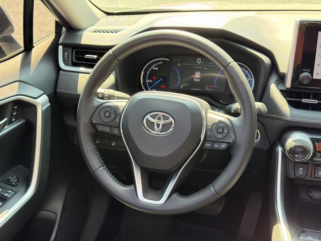 Used 2023 Toyota RAV4 XLE Premium AWD/4WD image 28
