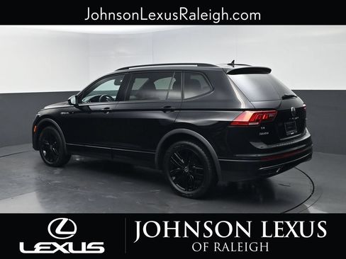 Used 2022 Volkswagen Tiguan SE R-Line AWD/4WD image 7