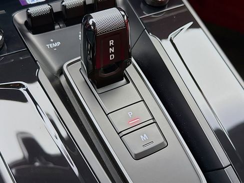 Certified 2025 Porsche 911 Carrera RWD image 20