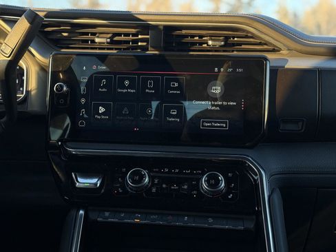 Used 2024 GMC Sierra 2500 Denali w/ Technology Package image 19