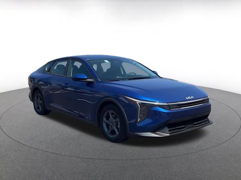 Used 2025 Kia K4 FWD image 3