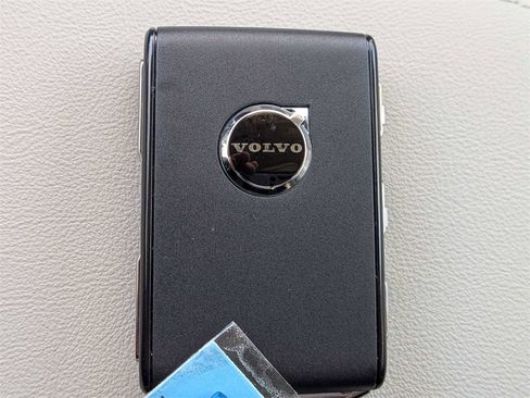 New 2026 Volvo XC60 T8 Ultra w/ Protection Package Premier image 32