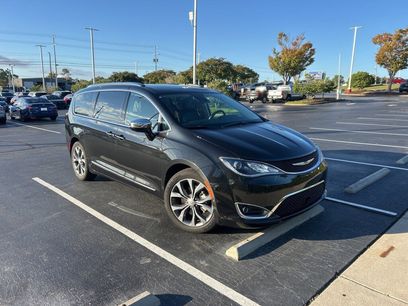 Used 2017 Chrysler Pacifica Limited
