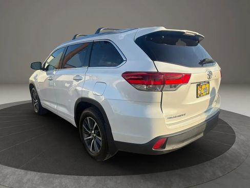 Used 2018 Toyota Highlander XLE image 13