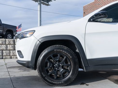 Used 2022 Jeep Cherokee Latitude image 4