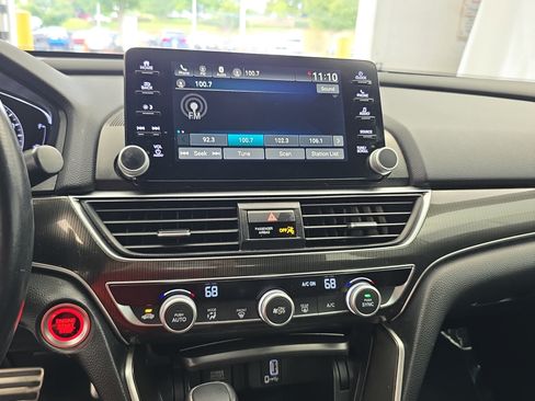 Used 2018 Honda Accord Sport image 19