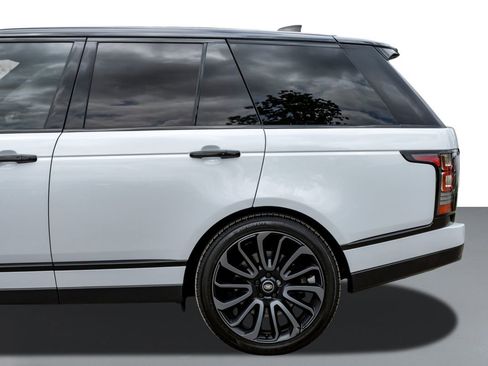 Used 2017 Land Rover Range Rover Supercharged image 11