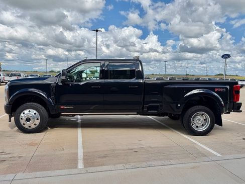 Used 2026 Ford F450 Platinum w/ FX4 Off-Road Package AWD/4WD image 3
