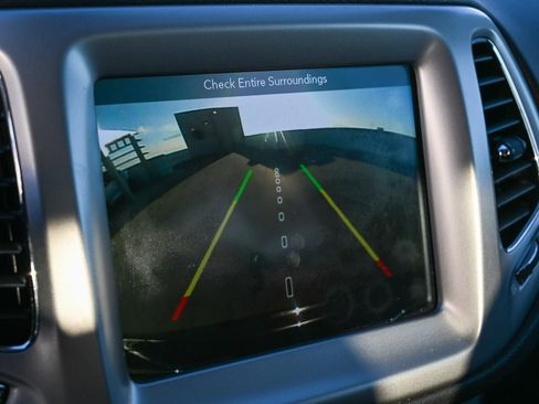 Used 2020 Jeep Compass Latitude w/ Popular Equipment Group image 29