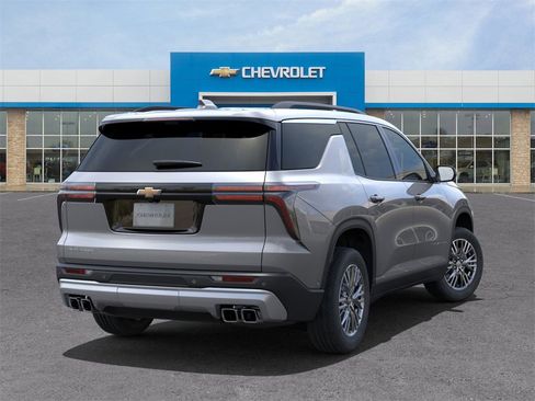 New 2025 Chevrolet Traverse LT w/ Driver Confidence Package image 4