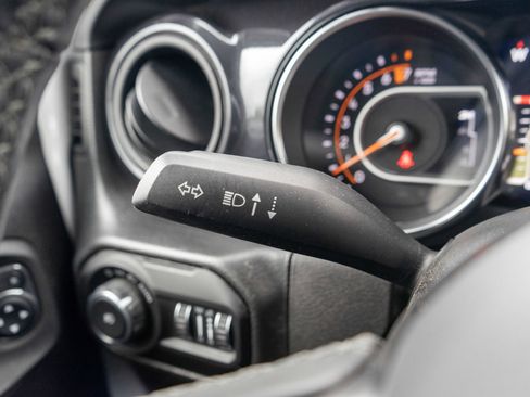 Used 2022 Jeep Wrangler Unlimited Sport AWD/4WD image 26