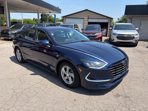 Used 2021 Hyundai Sonata SE w/ Winter Weather Package FWD image 3