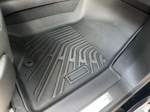 Used 2025 Chevrolet Tahoe Z71 w/ Comfort Package image 37