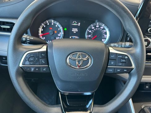 Used 2021 Toyota Highlander L AWD/4WD image 27