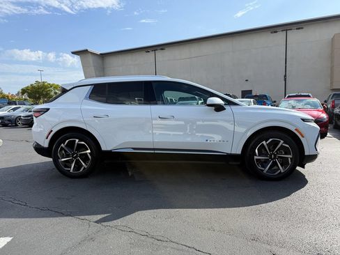 Used 2024 Chevrolet Equinox EV LT FWD image 6
