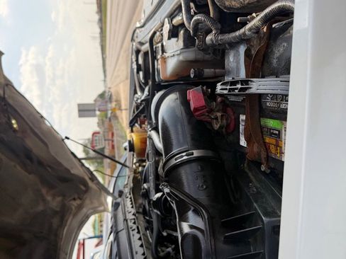 Used 2019 Ford F350 Platinum w/ Platinum Ultimate Package AWD/4WD image 11