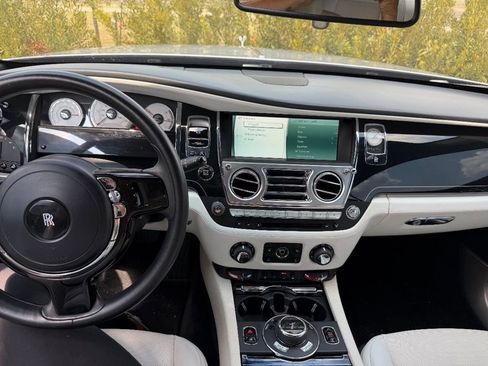 Used 2016 Rolls-Royce Wraith image 16