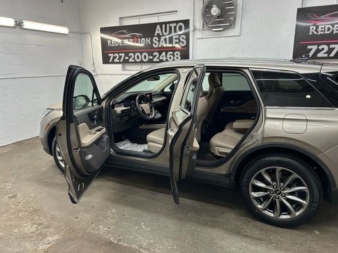 Used 2020 Lincoln Corsair FWD w/ Premium Package image 10