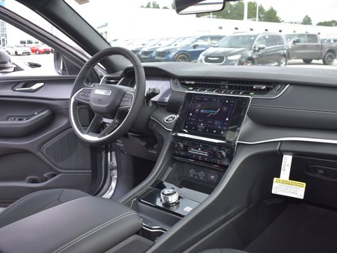New 2026 Jeep Grand Cherokee Laredo X RWD image 30