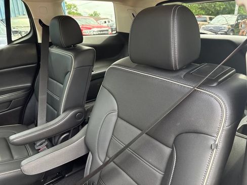 Used 2022 GMC Acadia Denali w/ Denali Technology Package AWD/4WD image 22