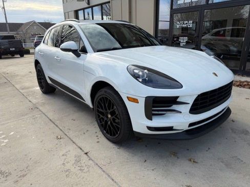 Used 2019 Porsche Macan image 3