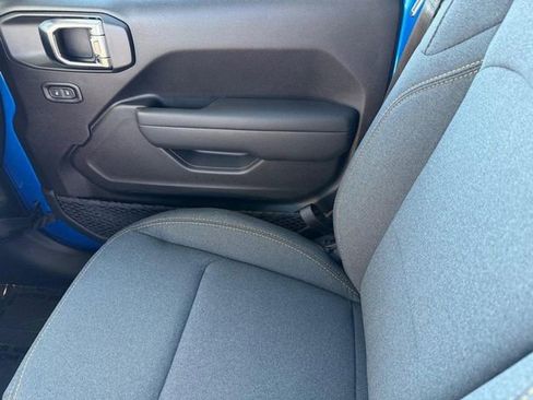 New 2025 Jeep Gladiator Willys image 27