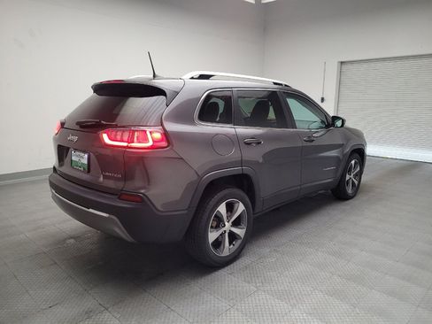Used 2019 Jeep Cherokee Limited image 9