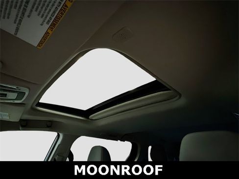 Used 2021 Toyota Sienna LE image 7