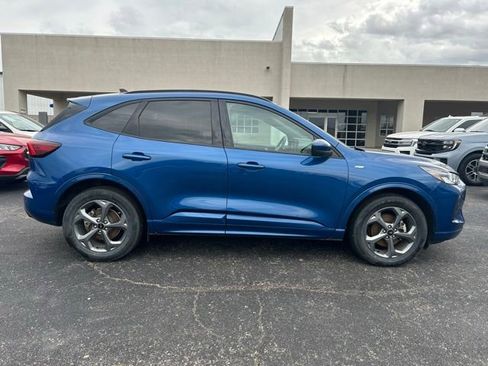 Used 2023 Ford Escape ST-Line Select w/ Tech Pack #2 AWD/4WD image 4