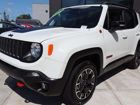 Used 2023 Jeep Renegade Trailhawk AWD/4WD image 8