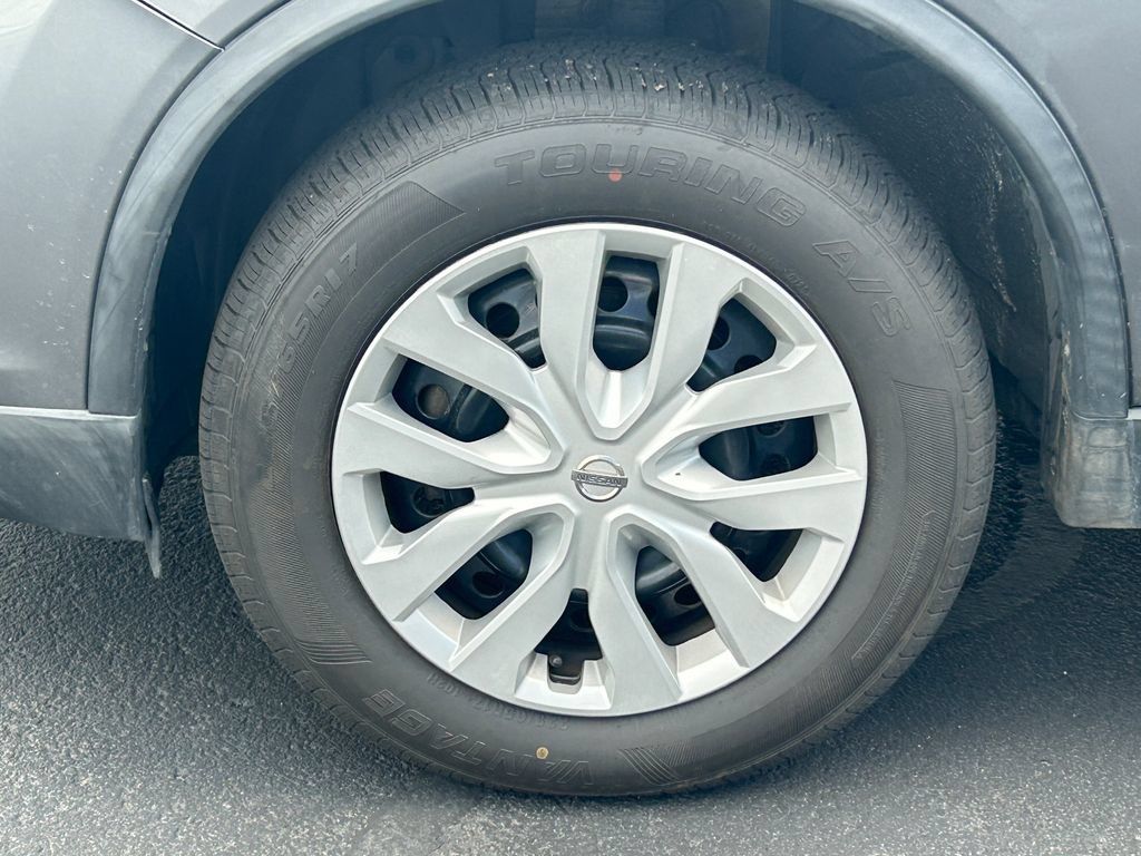Used 2019 Nissan Rogue S AWD/4WD image 12