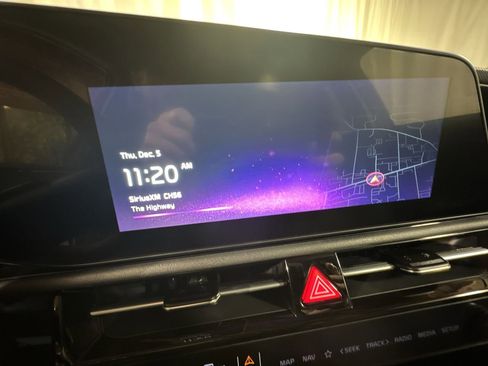 Certified 2025 Kia Niro EX image 20