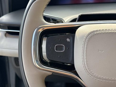 Used 2025 Lincoln Nautilus Reserve image 20