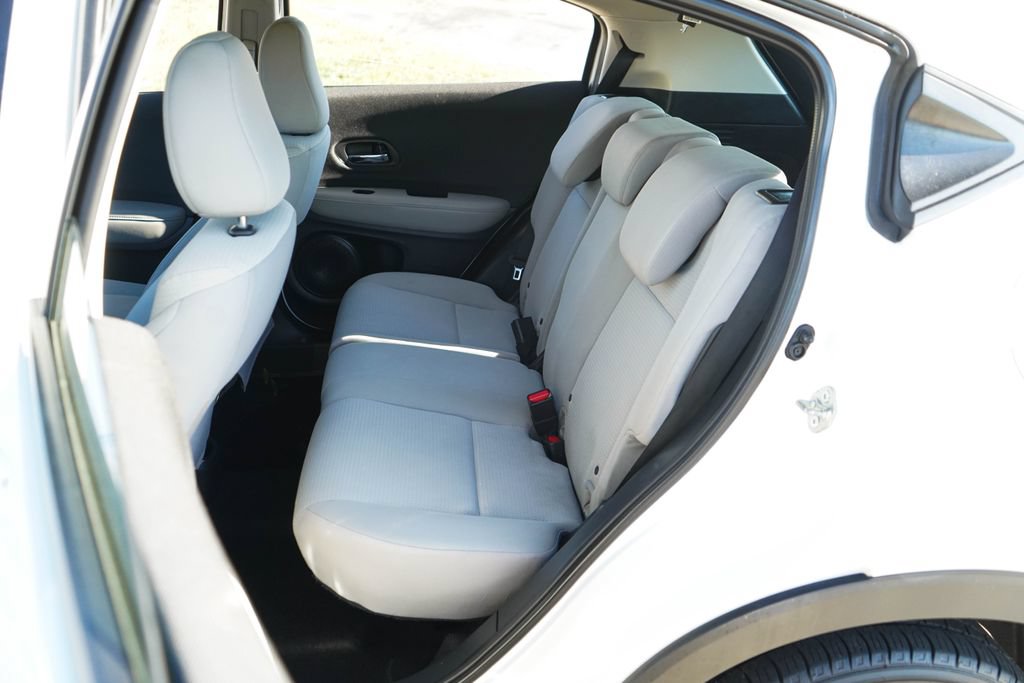 Used 2021 Honda HR-V LX image 9