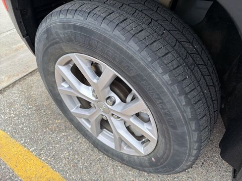 Used 2022 Jeep Grand Cherokee Limited image 12