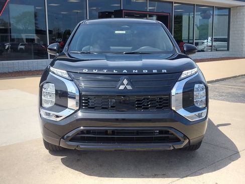 New 2026 Mitsubishi Outlander LE AWD/4WD image 12