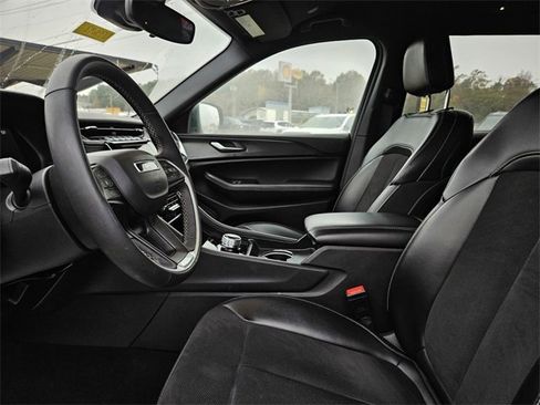 Used 2024 Jeep Grand Cherokee L Laredo image 12