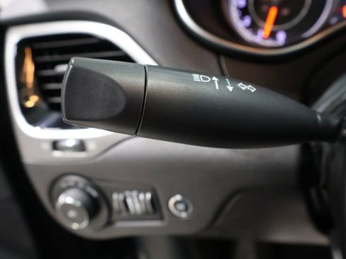 Used 2020 Jeep Cherokee Limited image 37