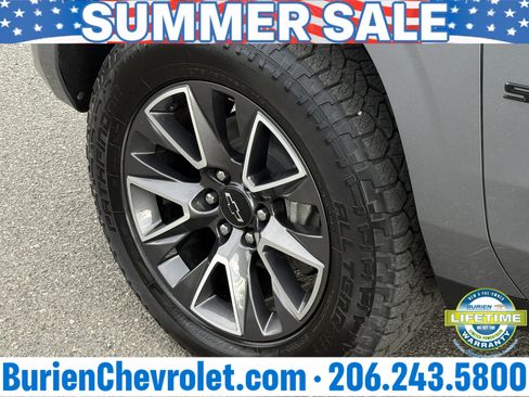 Used 2022 Chevrolet Suburban Z71 w/ Luxury Package AWD/4WD image 31
