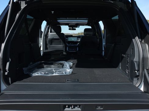 New 2025 Ford Expedition Max Platinum w/ Stealth Appearance Package image 17