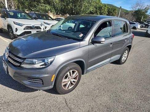Used 2013 Volkswagen Tiguan S image 1
