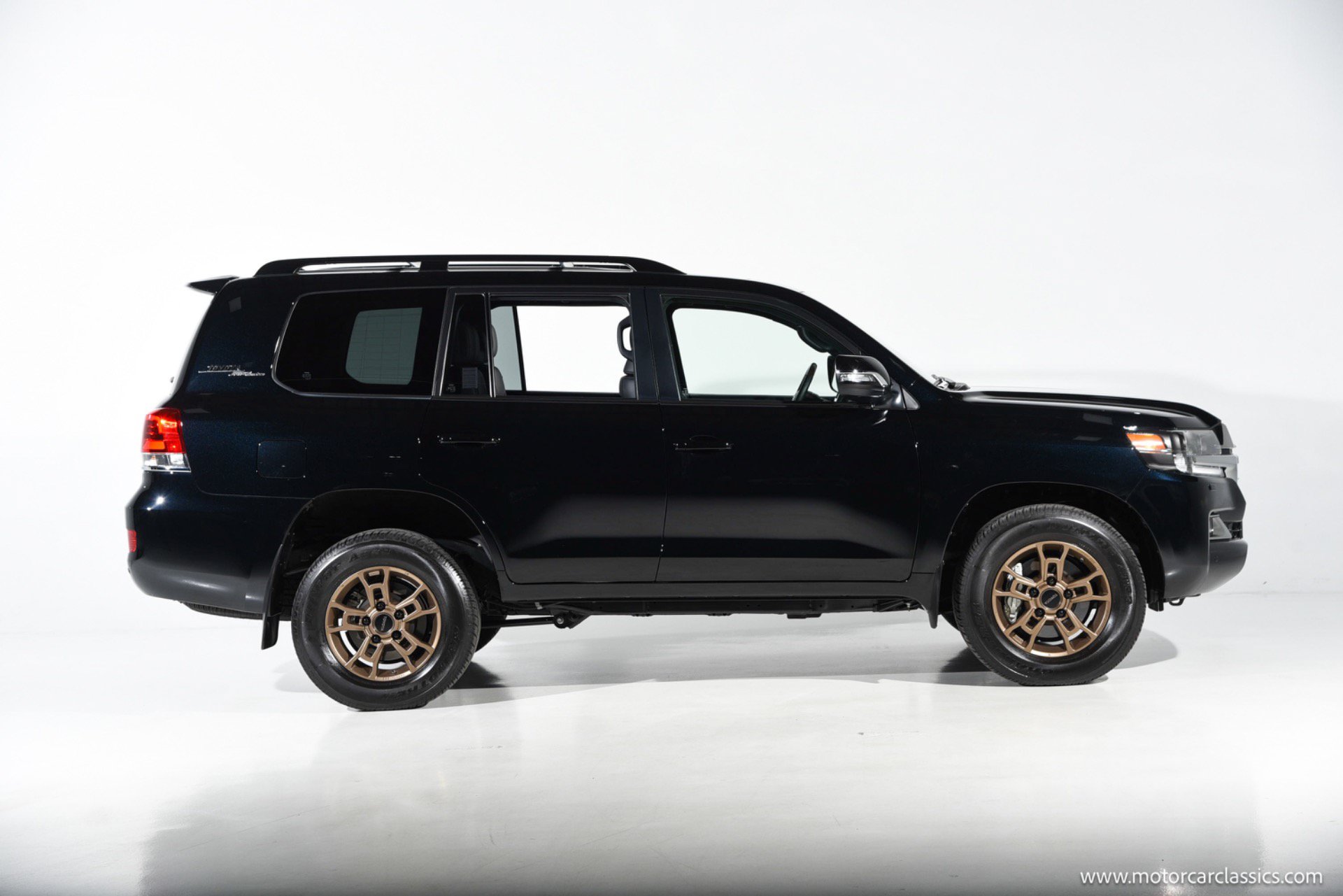 Used 2021 Toyota Land Cruiser Heritage Edition AWD/4WD image 9