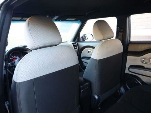 Used 2016 Kia Soul FWD image 17