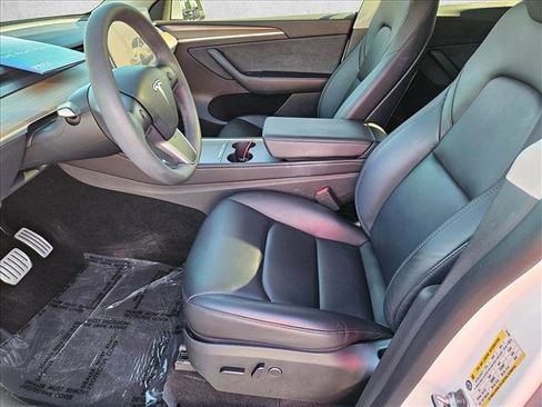 Used 2023 Tesla Model Y Performance image 15