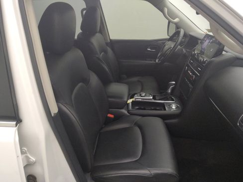 Used 2021 Nissan Armada SV w/ SV Appearance Package RWD image 21