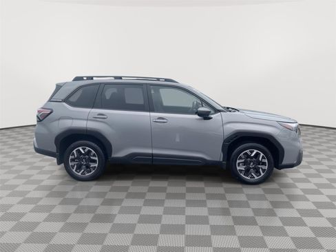 Used 2025 Subaru Forester Premium w/ Convenience Package #1 AWD/4WD image 5